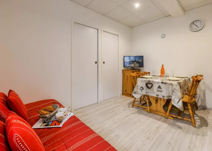 La Maisonnee De Julie - Happy * שאמוני