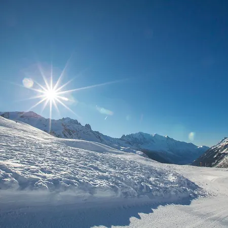 La Maisonnee De Julie Centre: Walk To Aiguille Du Midi, Sleeps 5 - Happy Apartment Chamonix