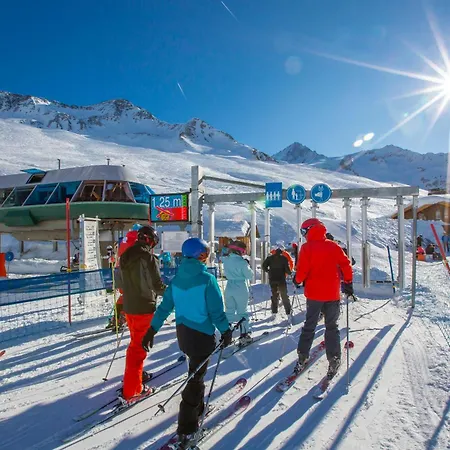 Apartment La Maisonnee De Julie Centre: Walk To Aiguille Du Midi, Sleeps 5 - Happy