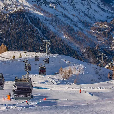 Apartment La Maisonnee De Julie Centre: Walk To Aiguille Du Midi, Sleeps 5 - Happy *