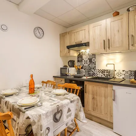 La Maisonnee De Julie Centre: Walk To Aiguille Du Midi, Sleeps 5 - Happy