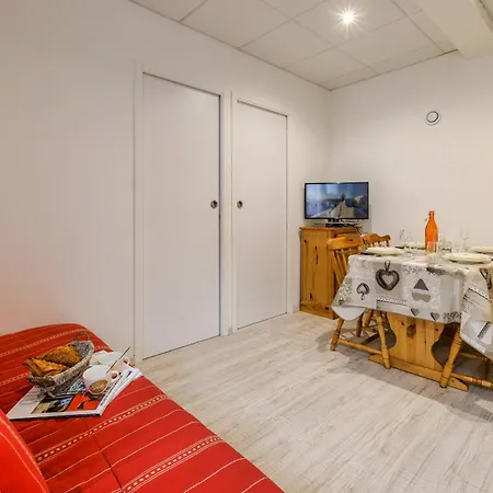 La Maisonnee De Julie Centre: Walk To Aiguille Du Midi, Sleeps 5 - Happy * Chamonix